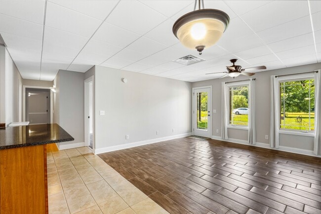 Building Photo - 6405 N Pinson Rd