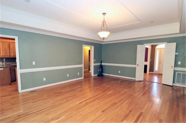 Foto del edificio - 135 Laurel Crossing Dr
