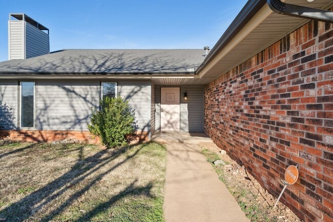 Foto del edificio - 3-Bedroom Home Near Dining, Shopping & Broadway Extension