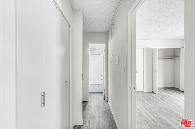 Foto del edificio - 1811 Parnell Ave