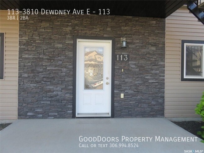 Building Photo - 3810-3810 Dewdney Ave E