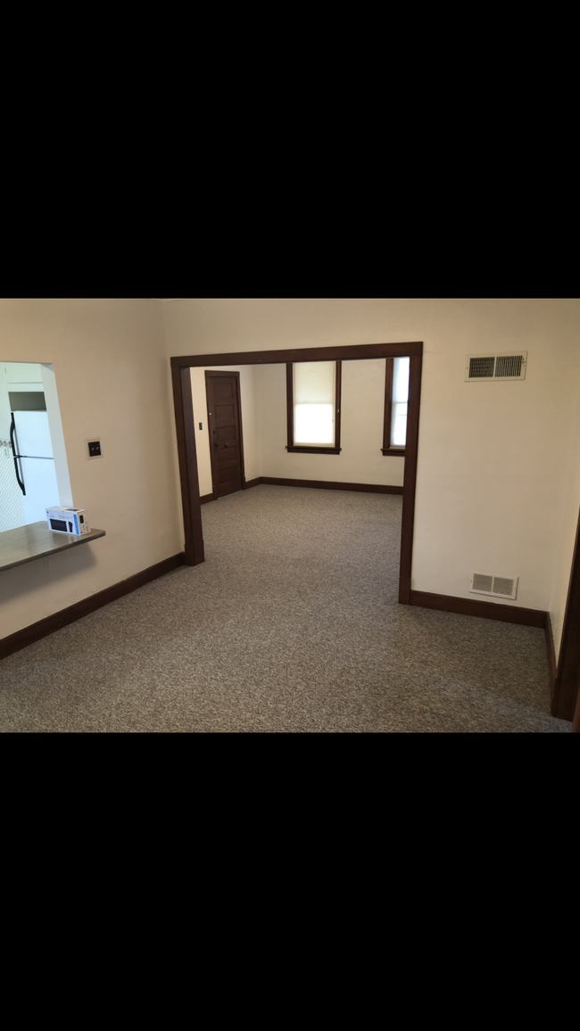 Dining Room - 205 E 7th St