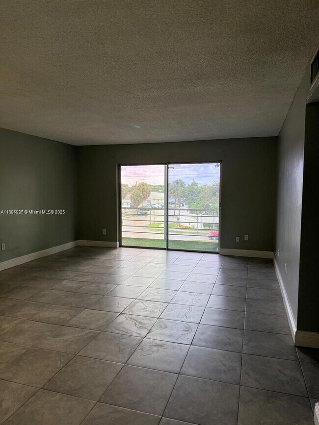 Foto del edificio - 2800 NW 56th Ave