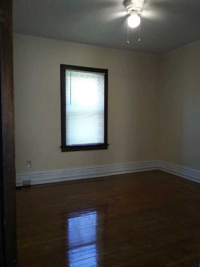 Building Photo - 1516 12th Ave