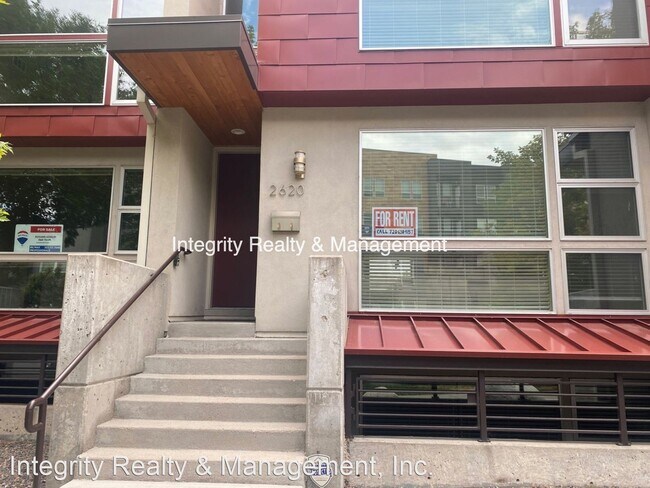 Building Photo - 2 br, 2.5 bath House - 2620 W Front View C...