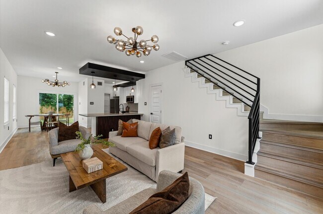 Building Photo - 8605 Amadwe St