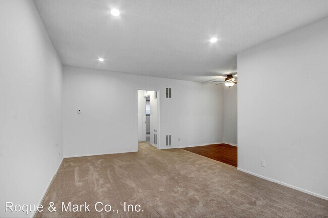 Building Photo - 2 br, 1 bath Apartment - 1047 2nd St. 1047...