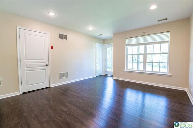 Foto del edificio - 8475 Putnam Ct
