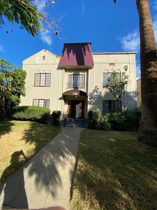 Foto del edificio - 128 Carr Dr