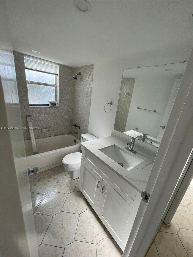 Building Photo - 840 SW 81st Ave
