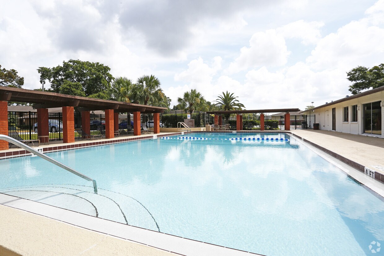 Brittany Bay Apartments Alquileres en Largo, FL