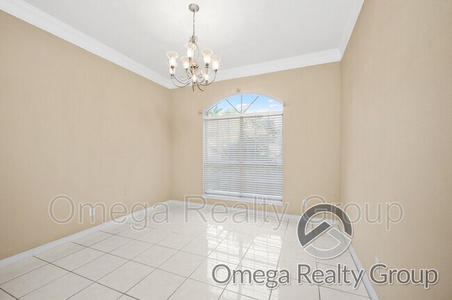 Building Photo - 8915 Hillside Cir W