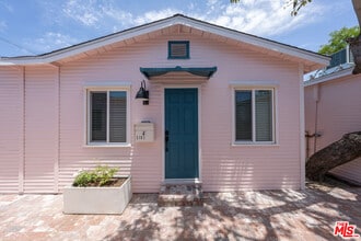 Building Photo - 318 N Venice Blvd