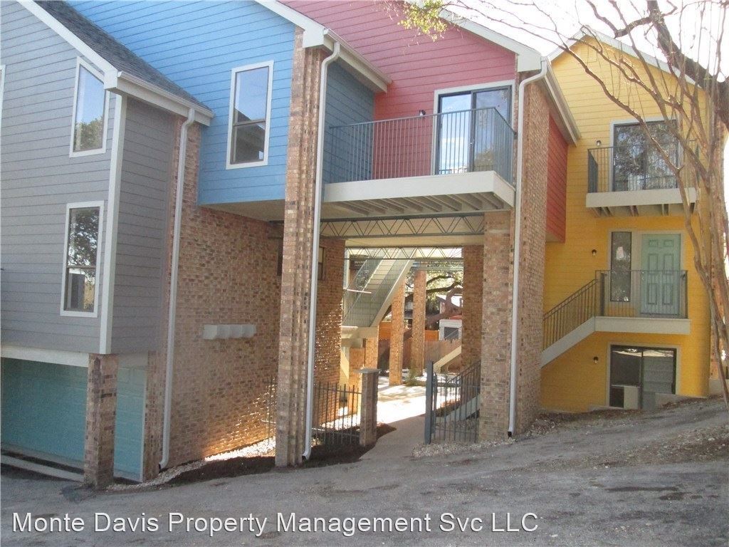 Primary Photo - 513 S Park Dr