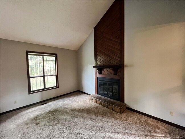 Building Photo - 6464 Pittsfield Dr