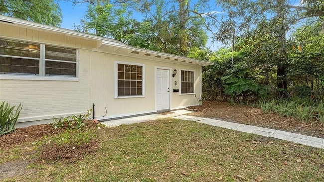 Unit B - 904 NW 14th Ave