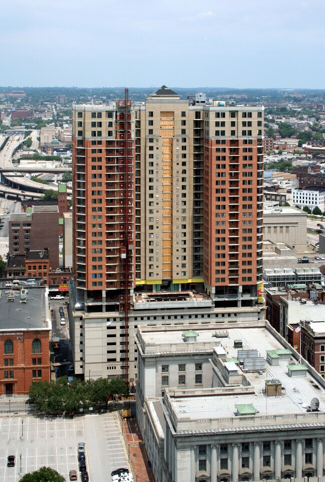 Roof top pool - 414 Water St