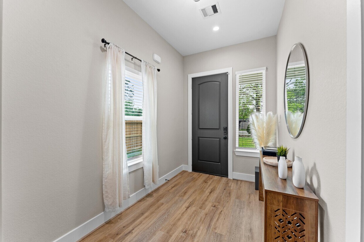 Foto del edificio - 6904 Covington Dr