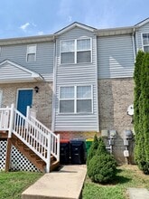 Building Photo - 122 Liborio Dr