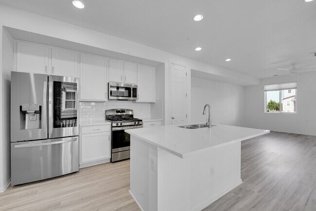 Foto del edificio - $2,450.00 - 3 Bedrooms, 3 Bathrooms, Singl...