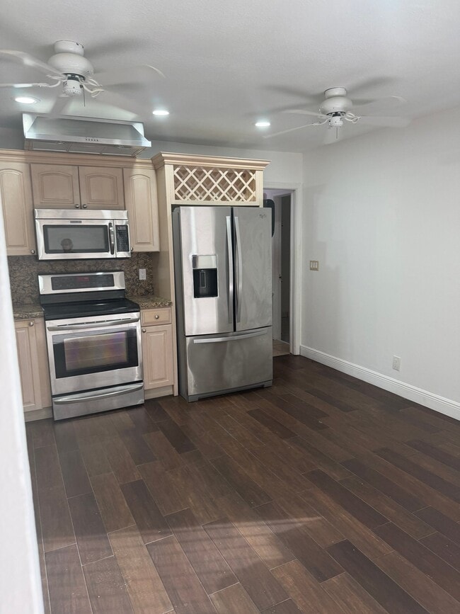 Building Photo - 19323 Carolina Cir