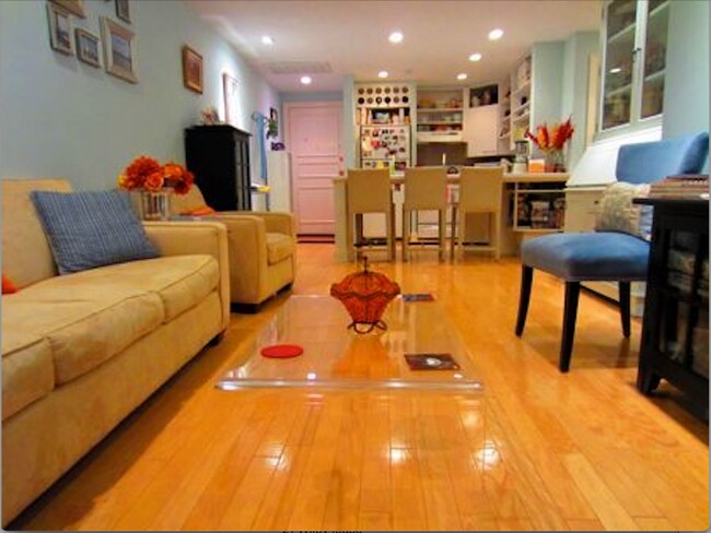 Foto del edificio - 160 Commonwealth Ave