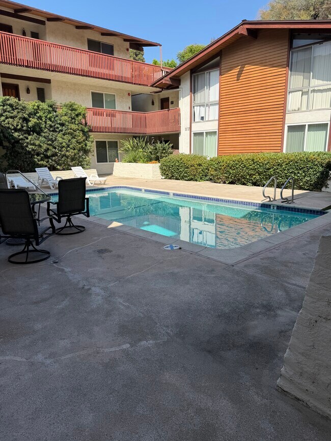 Foto del edificio - 5650 Sumner Way