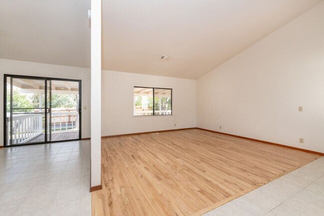 Foto del edificio - 3-bedroom, 2-bathroom home in great neighborhood!