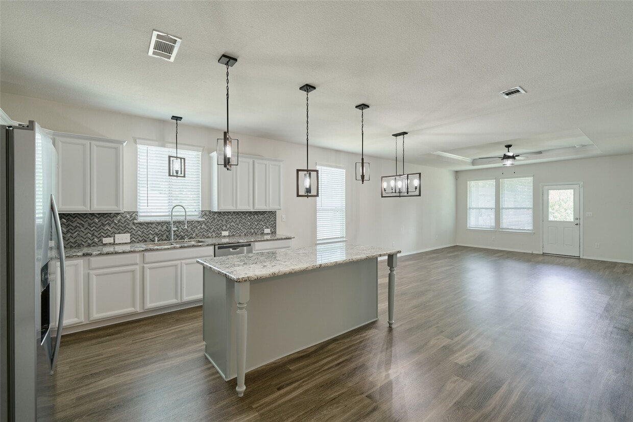 Foto principal - 4201 Amber Ruse Dr