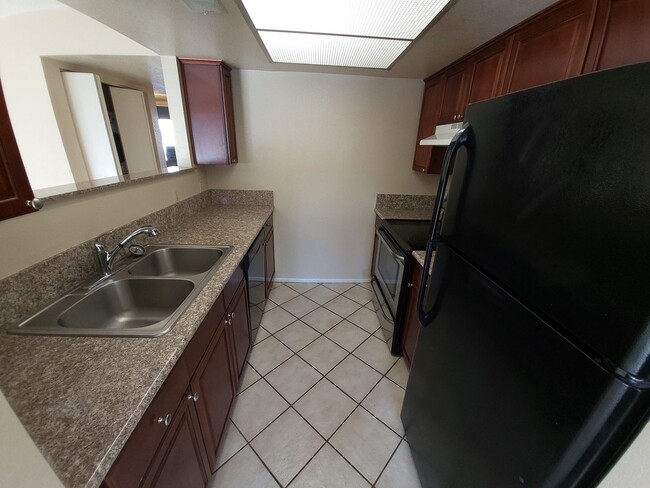 Building Photo - VERY NICE UNIT IN TEMPE!