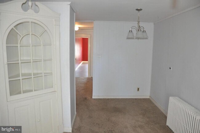 Building Photo - 269 W Kings Hwy