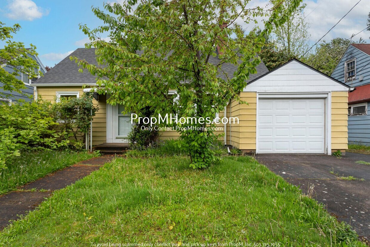 Primary Photo - Charming Two Bedroom Cottage in Sellwood!