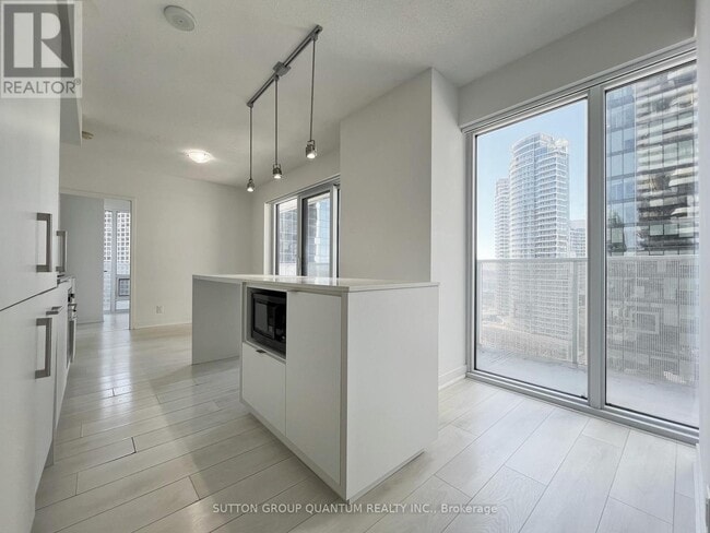 Building Photo - 88 Harbour St