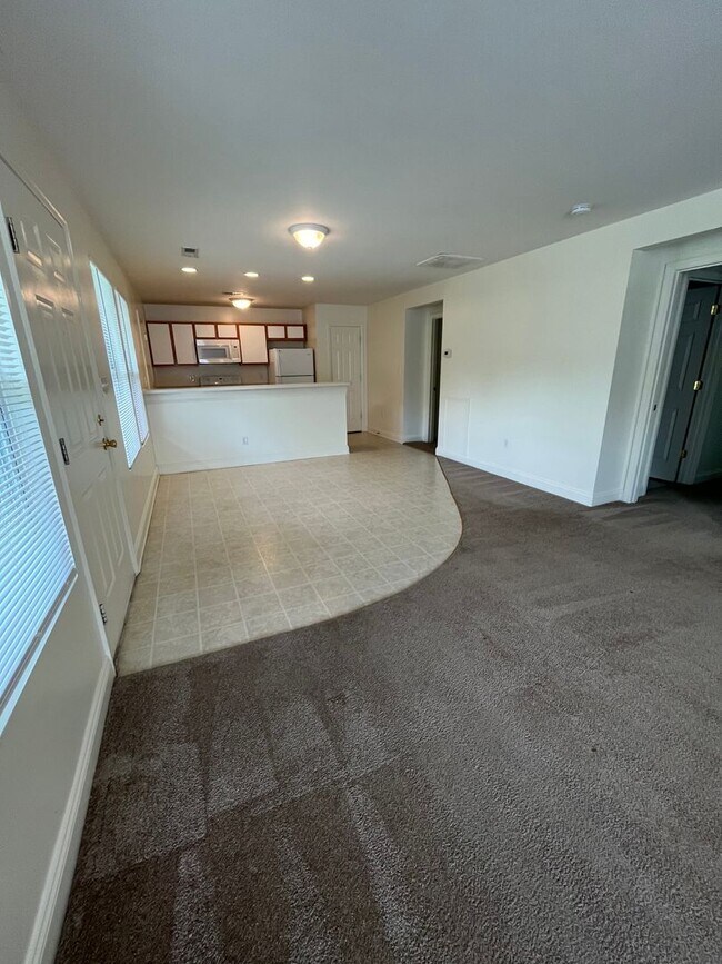 Foto del edificio - 1911-A/B Tabor Village Dr.