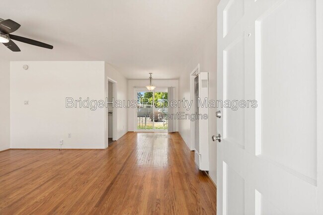 Foto del edificio - 5124 Benton Pl