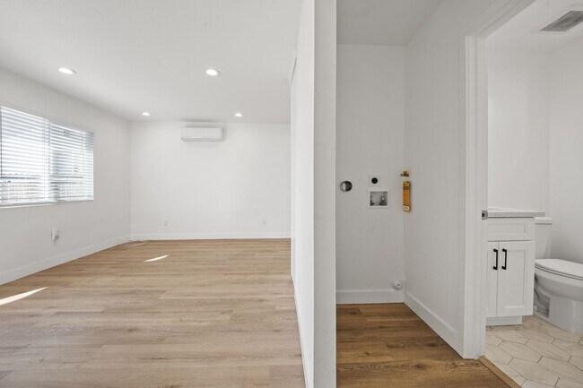 Foto del edificio - 120 E Alberta St