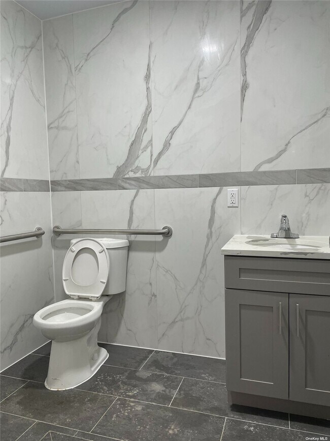 Foto del edificio - 2411 64th St