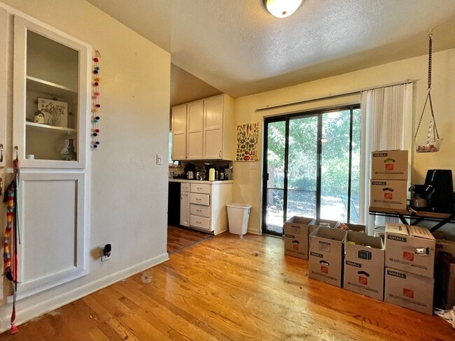 Building Photo - Spacious 5 bed, 2 bath Home in a Great Fort Collins Location!