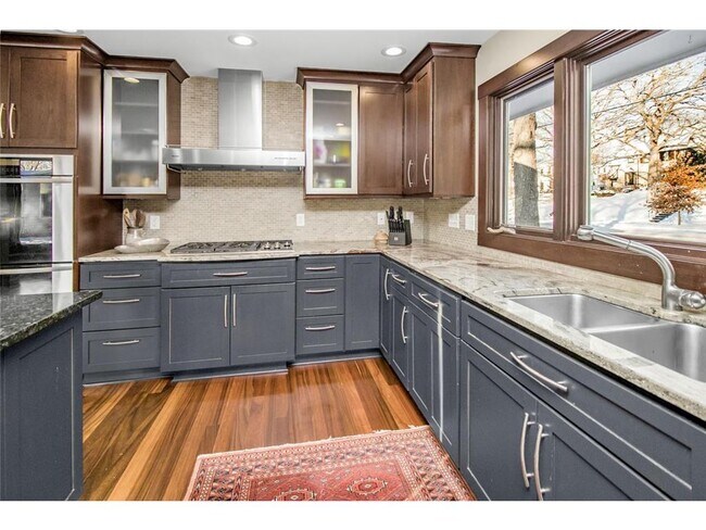 Foto del edificio - 139 Otis Avenue