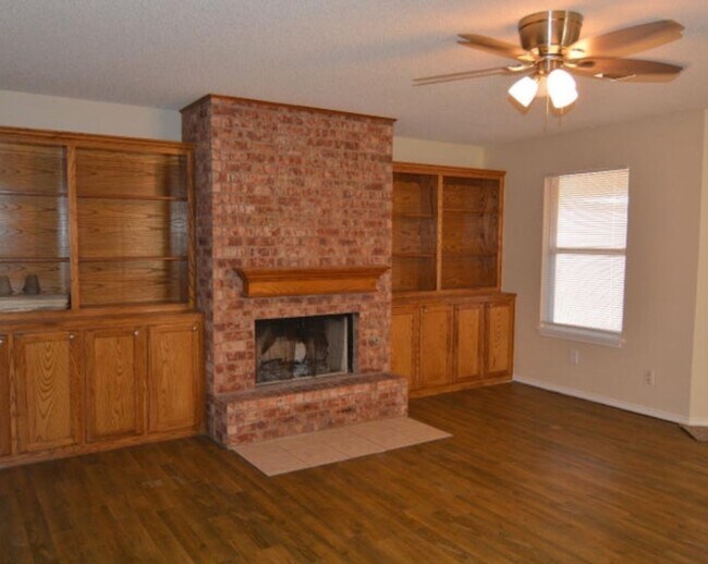 Foto del edificio - 6302 34th Pl