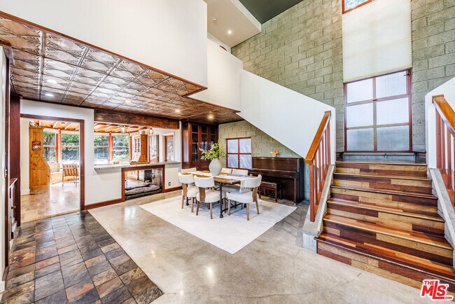 Foto del edificio - 3225 Greenfield Ave