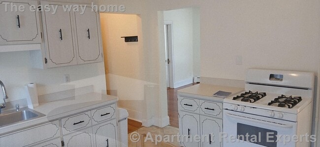 Building Photo - 300 Park Ave