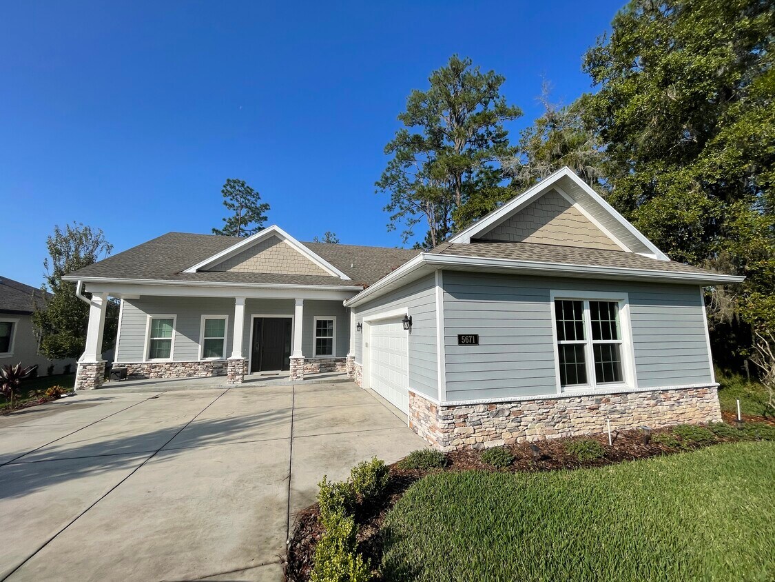 Primary Photo - 5671 Summit View Dr
