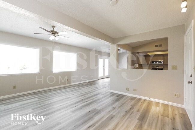 Foto del edificio - 246 Denver Way