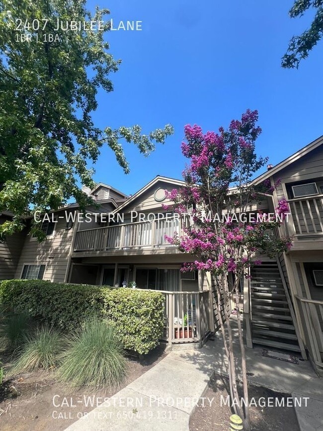 Building Photo - Extremely Well Maintained Upstairs 1/1 Con...