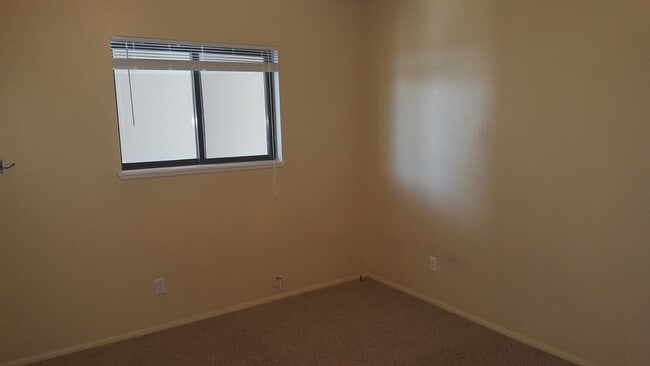 Foto del edificio - 3 Bedroom, 1 Bathroom Twin Home Close to P...