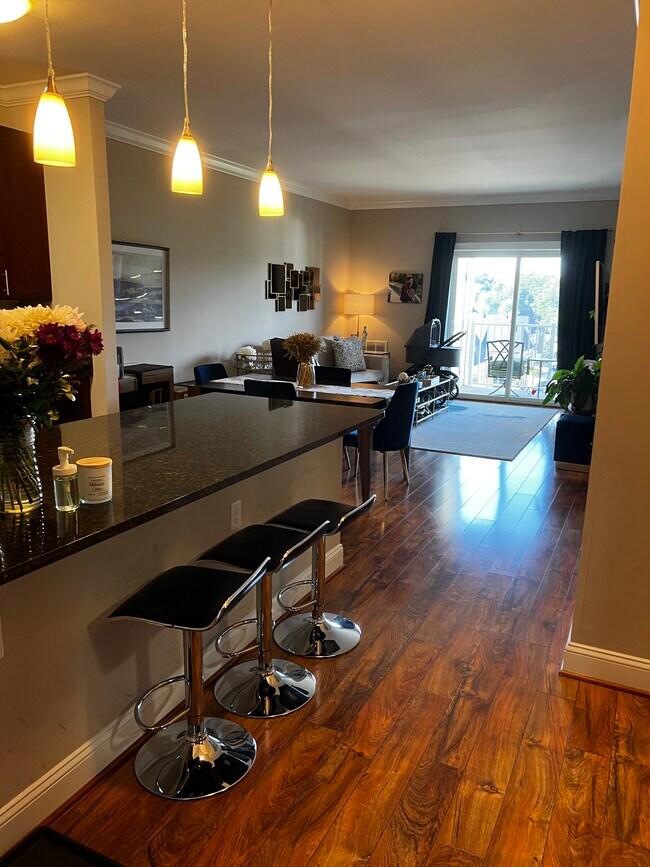 Foto del edificio - 6301 Edsall Rd