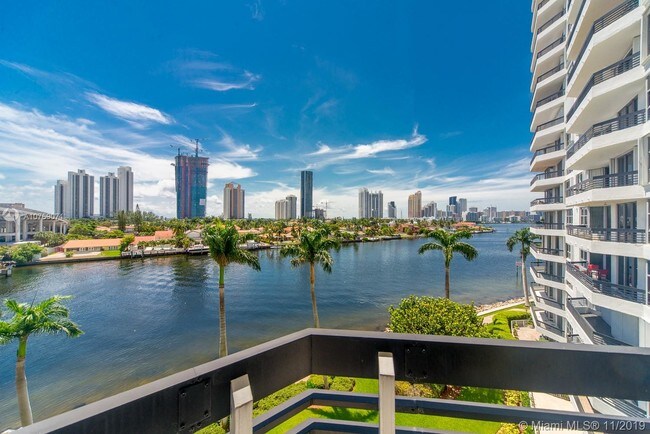 Foto del edificio - 19195 Mystic Pointe Dr