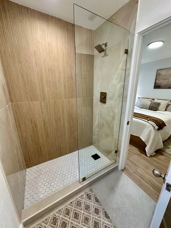 Building Photo - 6803 Hillcroft Dr