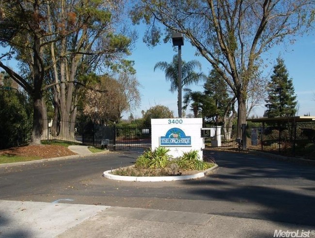 Foto del edificio - 3424 Vintage Dr